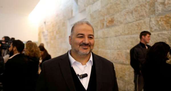 Arab Islamist helps clinch Israel's new anti-Netanyahu government Image